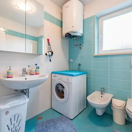 2 Bedroom Beautiful In 公寓 *