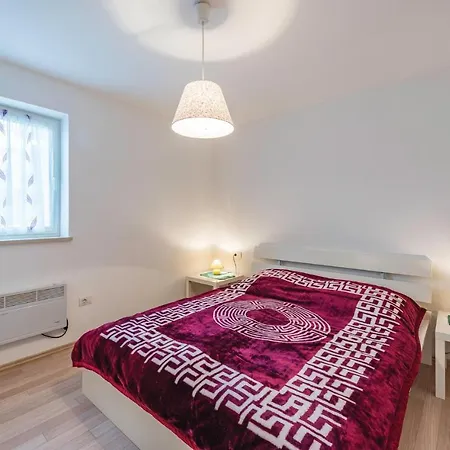 2 Bedroom Beautiful In 公寓 拉巴克