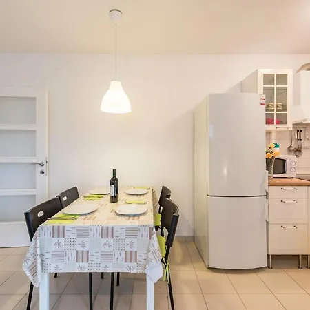 2 Bedroom Beautiful In 公寓 拉巴克