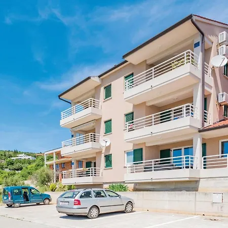 2 Bedroom Beautiful In 拉巴克